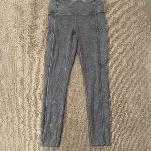 Lululemon Barre3 yoga pants textured size 6